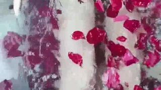 文圣天下护士母狗穿黑丝给我足交，还让我射到她脚上，太骚了，完整购买