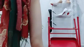 老男人用汽车换取同性恋学生的口交