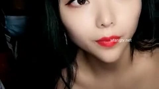 二次元美女被爆❌羞羞火车站滴大姐