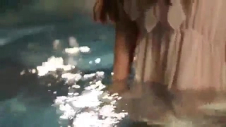 浑身湿透的女教师～湿漉漉透明的盛夏课外课～若菜奈绪