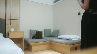 南寧表妹-18歲夢涵：今晚小P孩拼了命練習，兩小時狂射了三次，還是逃不過三分鐘啊 2..
